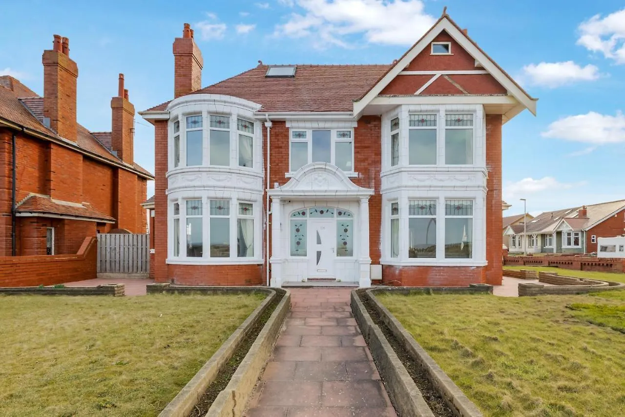 Queens Crest By Sasco Apartments Blackpool