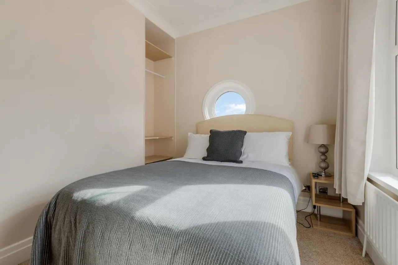 Queens Crest By Sasco Apartments Blackpool