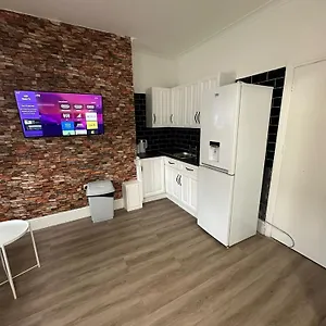 Apartment Suli House- Flats & En-suite-families And Couples Only, Blackpool